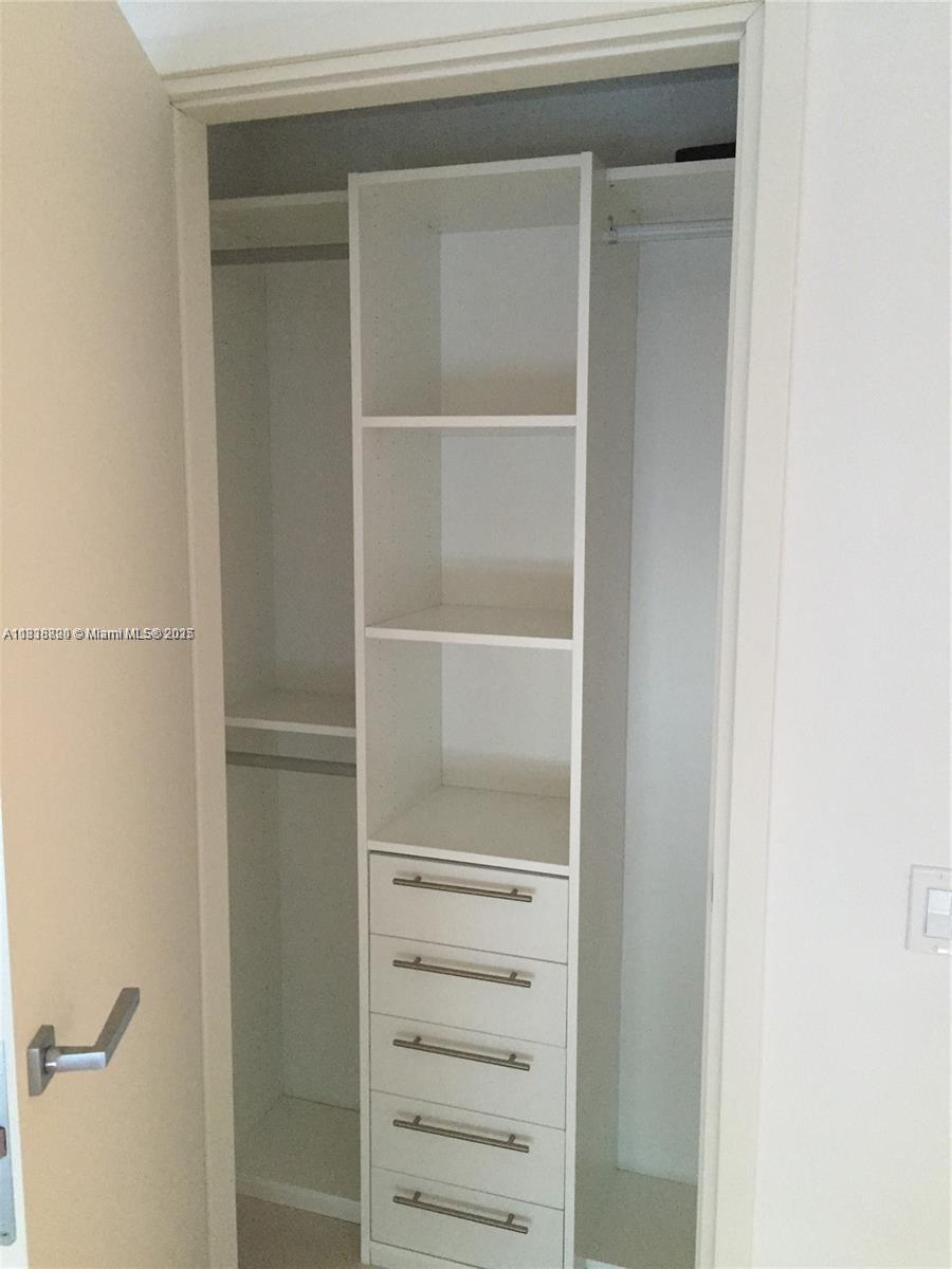1300 Brickell Bay Dr #2813, Miami FL 33131