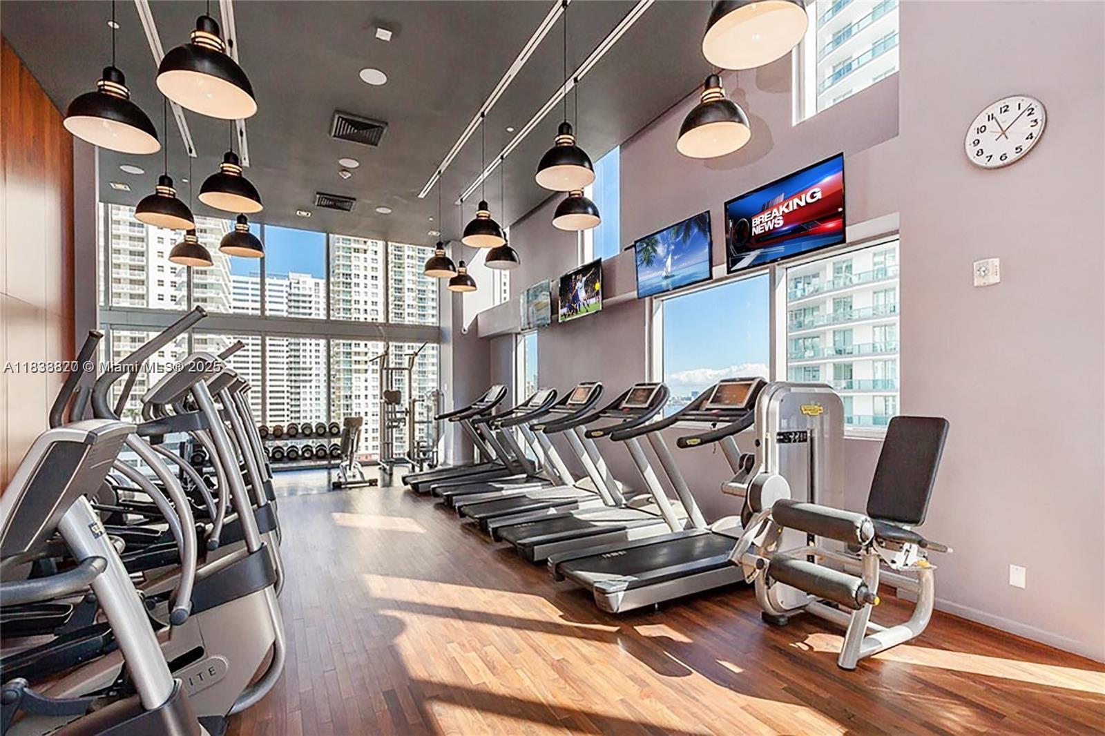 1300 Brickell Bay Dr #2813, Miami FL 33131