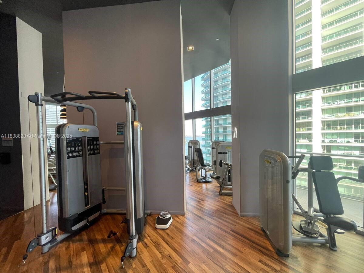 1300 Brickell Bay Dr #2813, Miami FL 33131