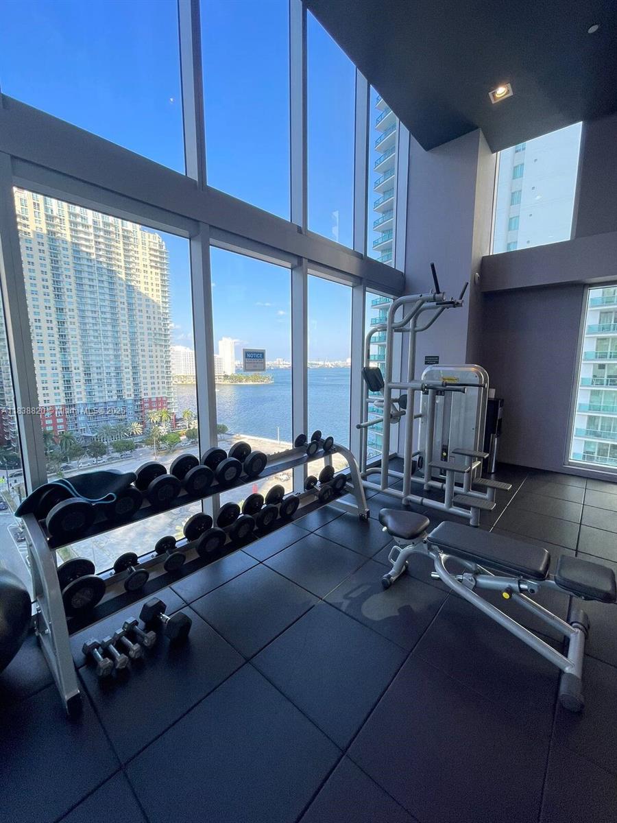 1300 Brickell Bay Dr #2813, Miami FL 33131