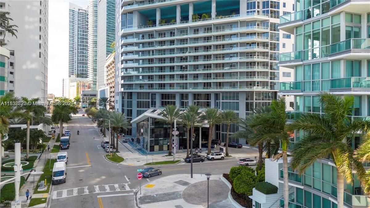 1300 Brickell Bay Dr #2813, Miami FL 33131