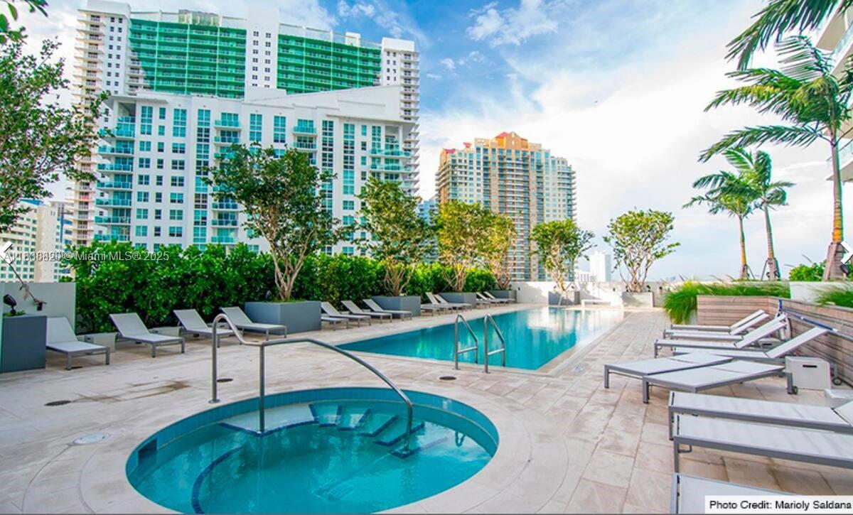 1300 Brickell Bay Dr #2813, Miami FL 33131