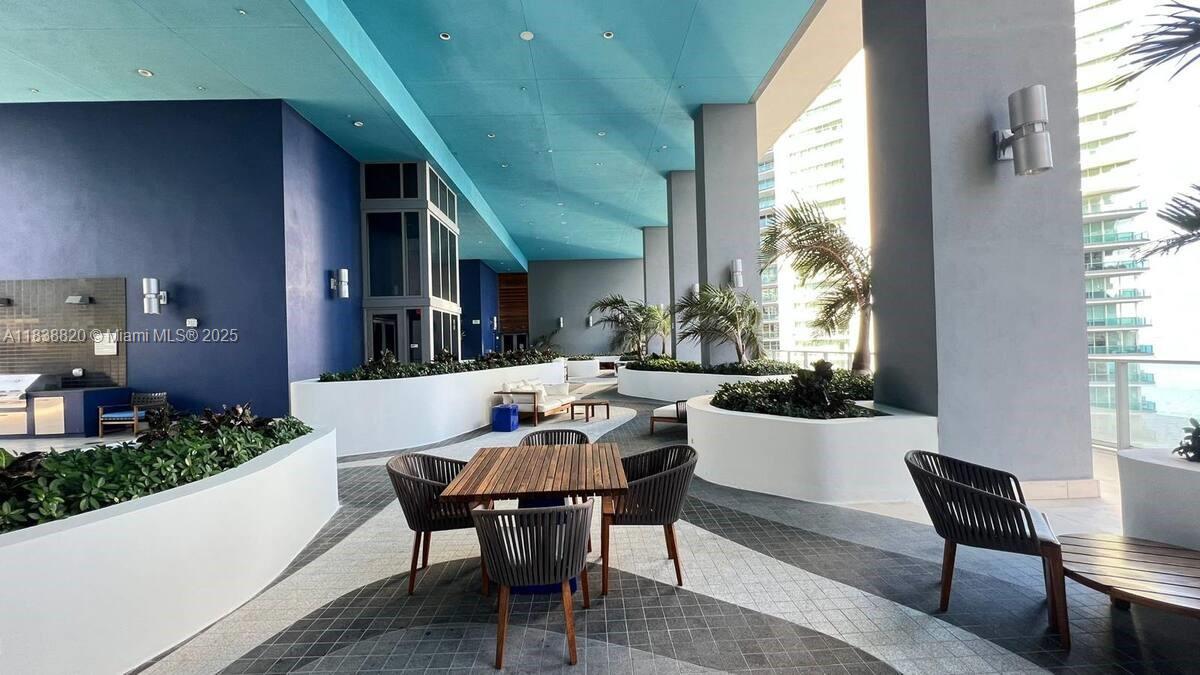 1300 Brickell Bay Dr #2813, Miami FL 33131