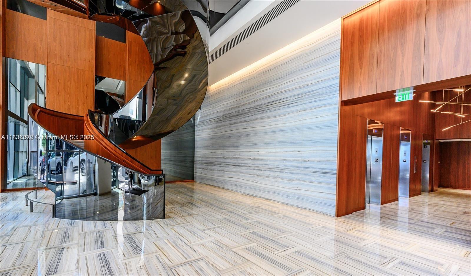 1300 Brickell Bay Dr #2813, Miami FL 33131