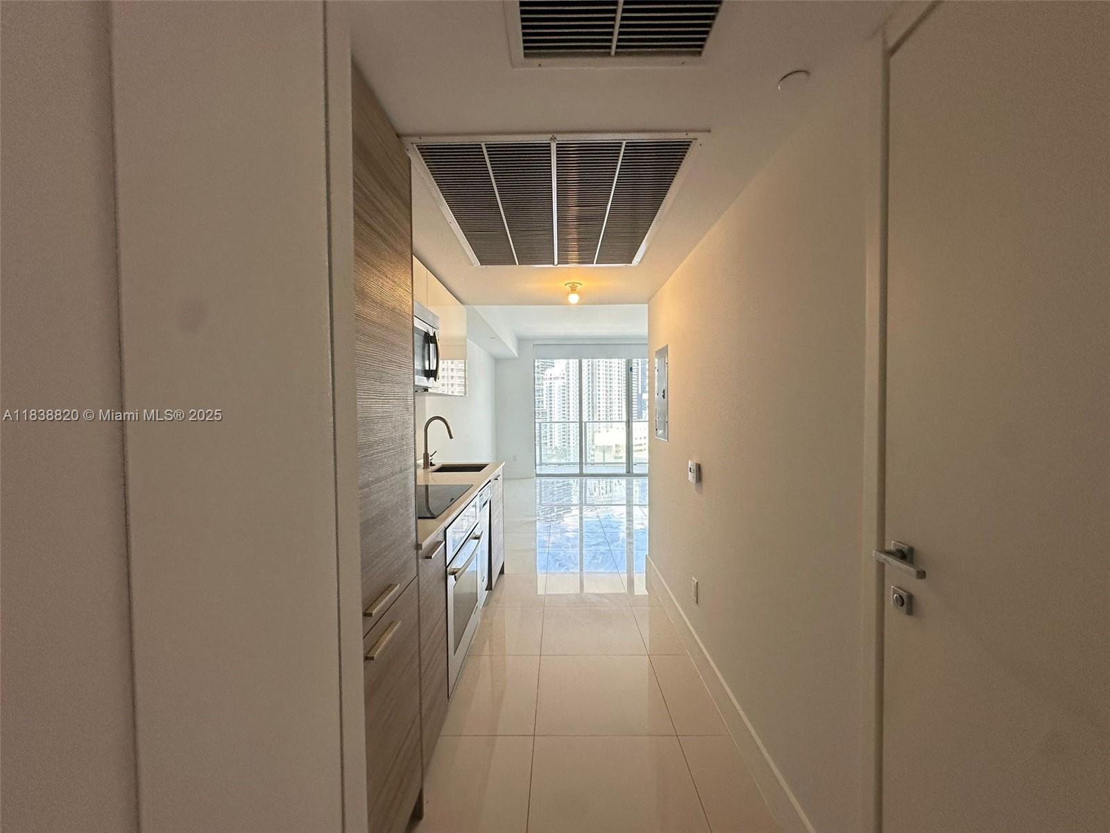 1300 Brickell Bay Dr #2813, Miami FL 33131