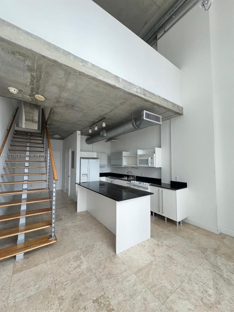 690 SW 1st Ct #2122, Miami FL 33130