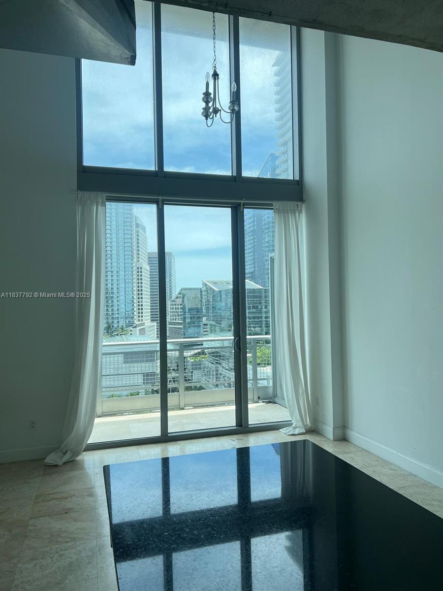 690 SW 1st Ct #2122, Miami FL 33130