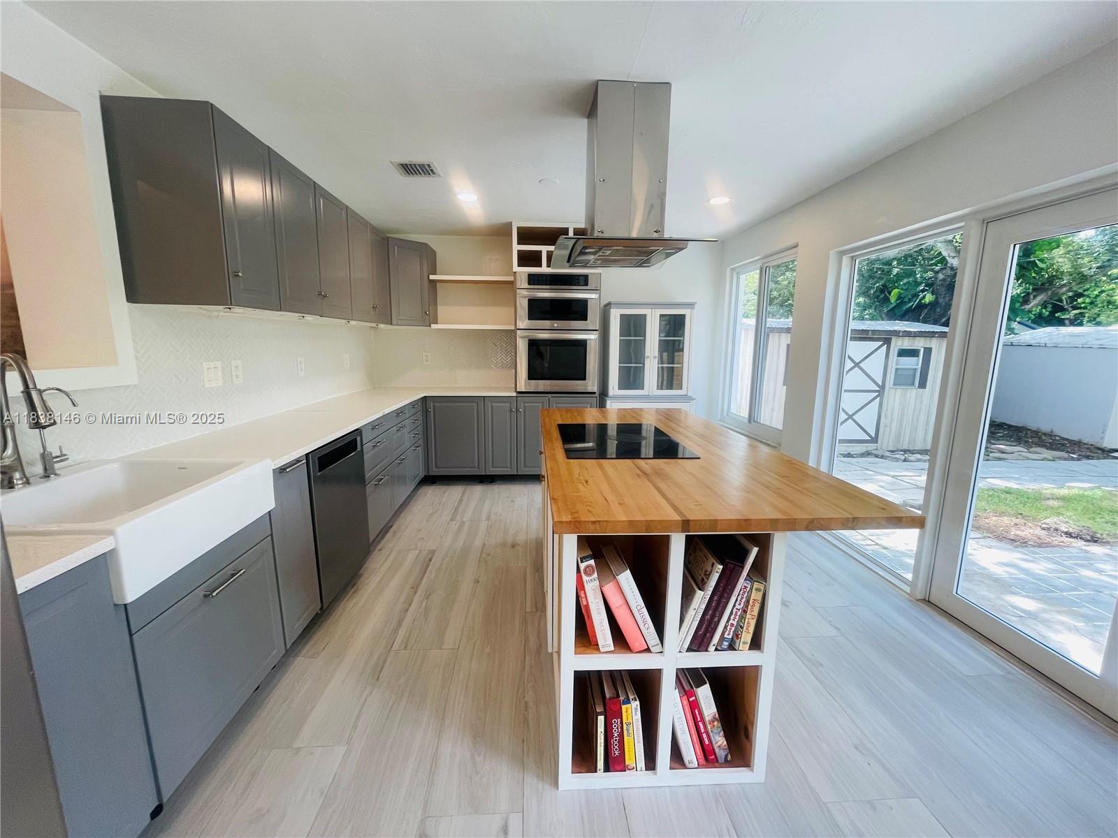1930 NE 178th St, North Miami Beach, Florida image 18