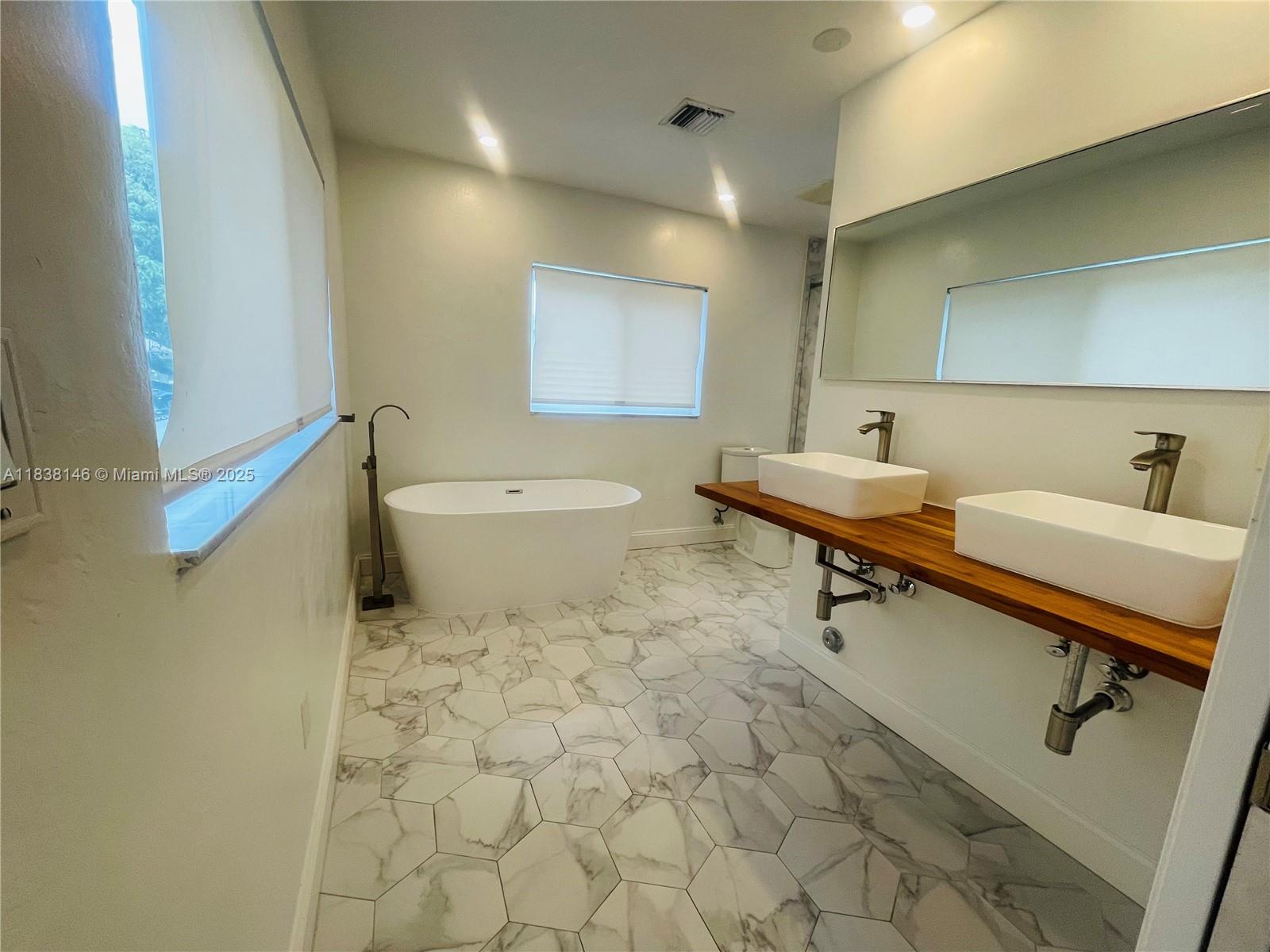 1930 NE 178th St, North Miami Beach, Florida image 24