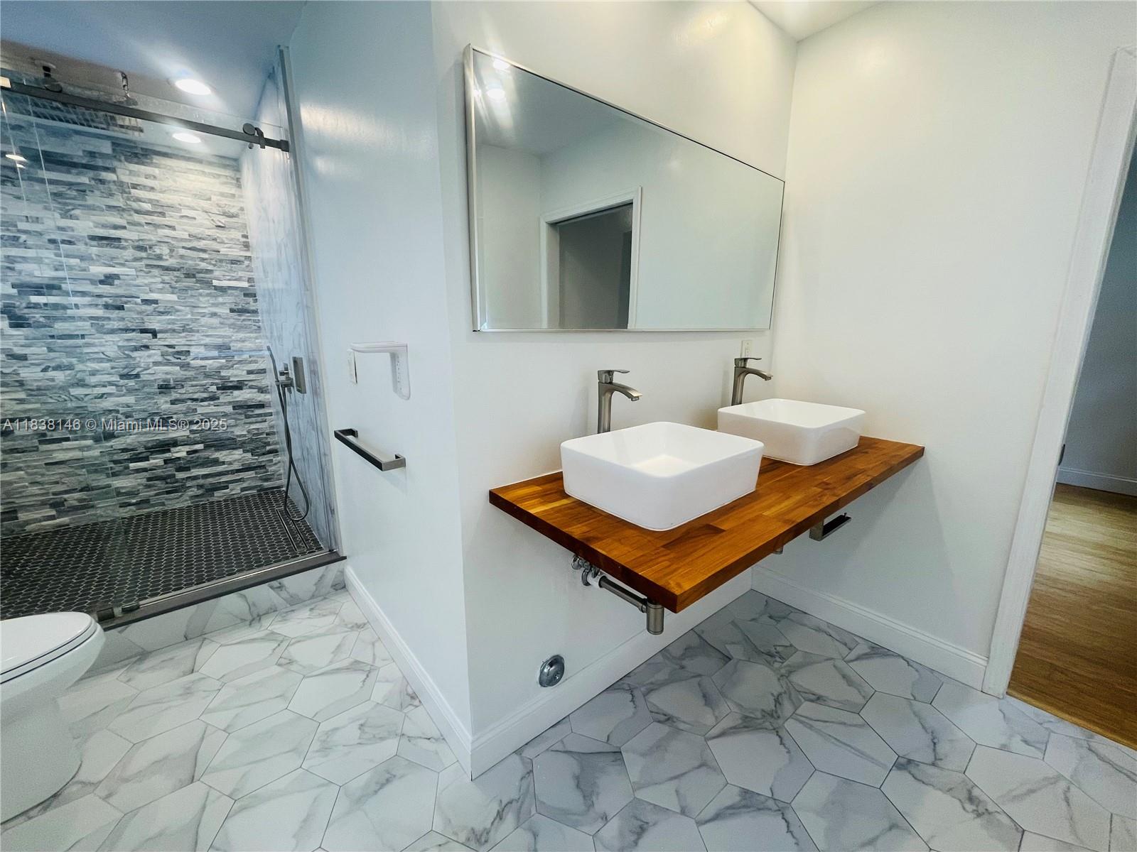 1930 NE 178th St, North Miami Beach, Florida image 27