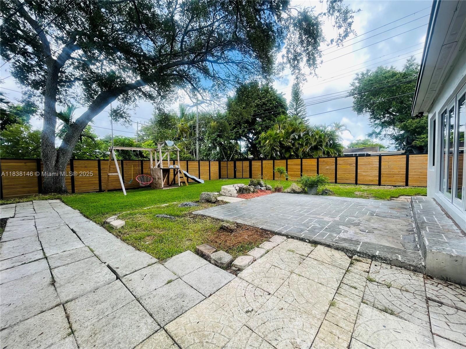 1930 NE 178th St, North Miami Beach, Florida image 33
