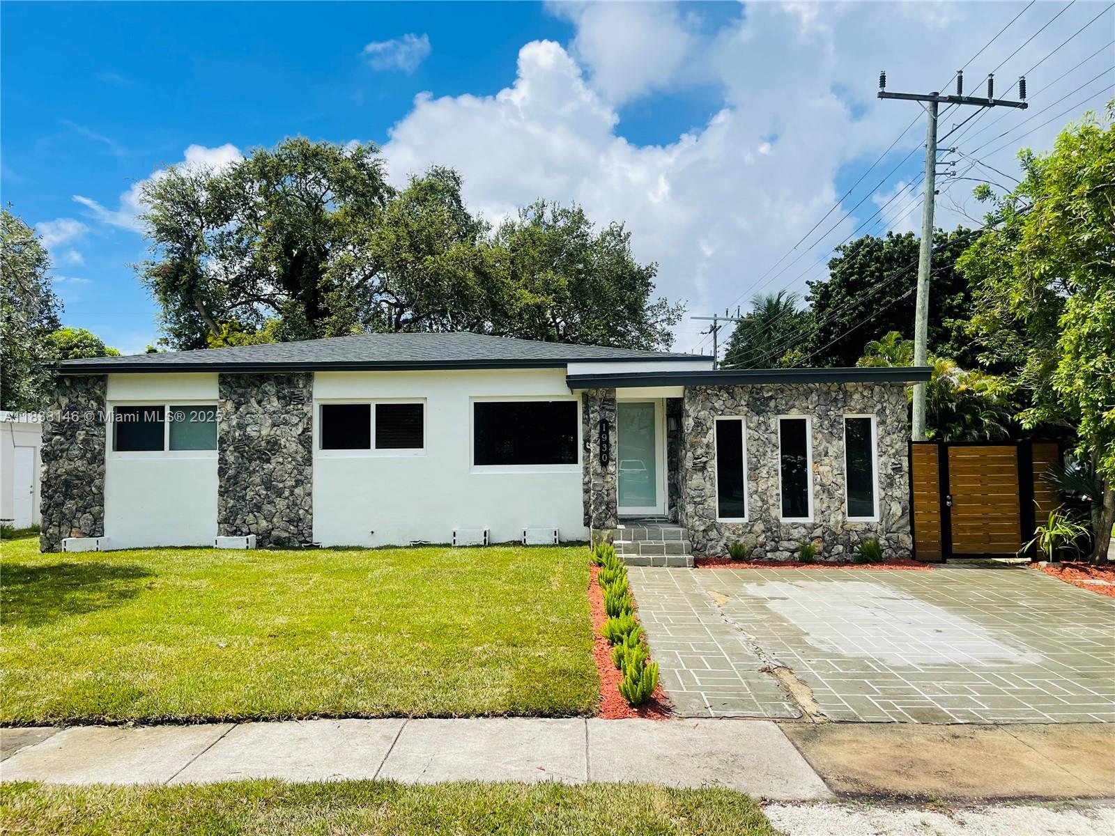 1930 NE 178th St, North Miami Beach, Florida image 38