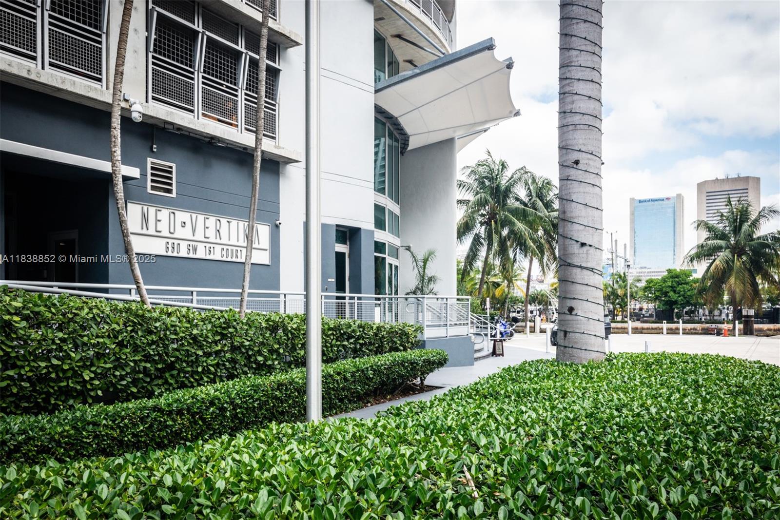 690 SW 1st Ct #2527, Miami FL 33130
