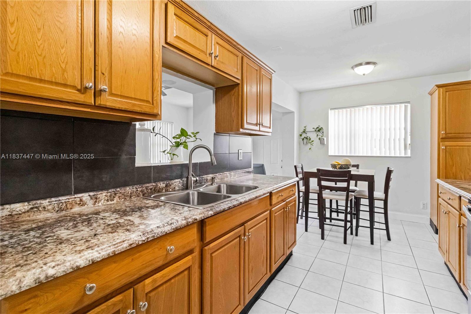 5723 NW 86th Ave, Tamarac, Florida image 19
