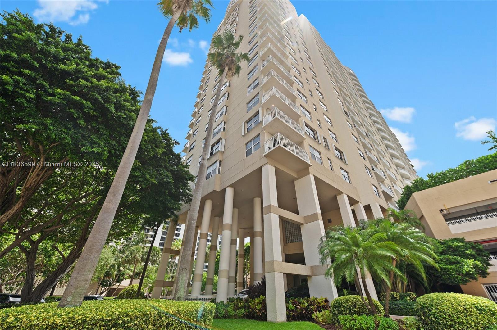 770 Claughton Island Dr #1915, Miami FL 33131