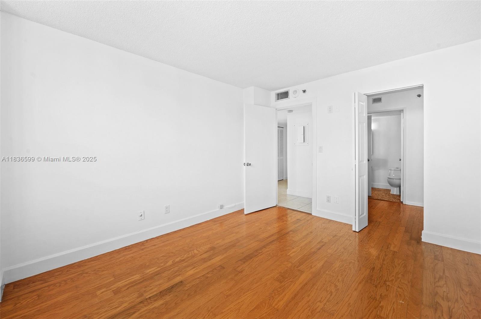 770 Claughton Island Dr #1915, Miami FL 33131