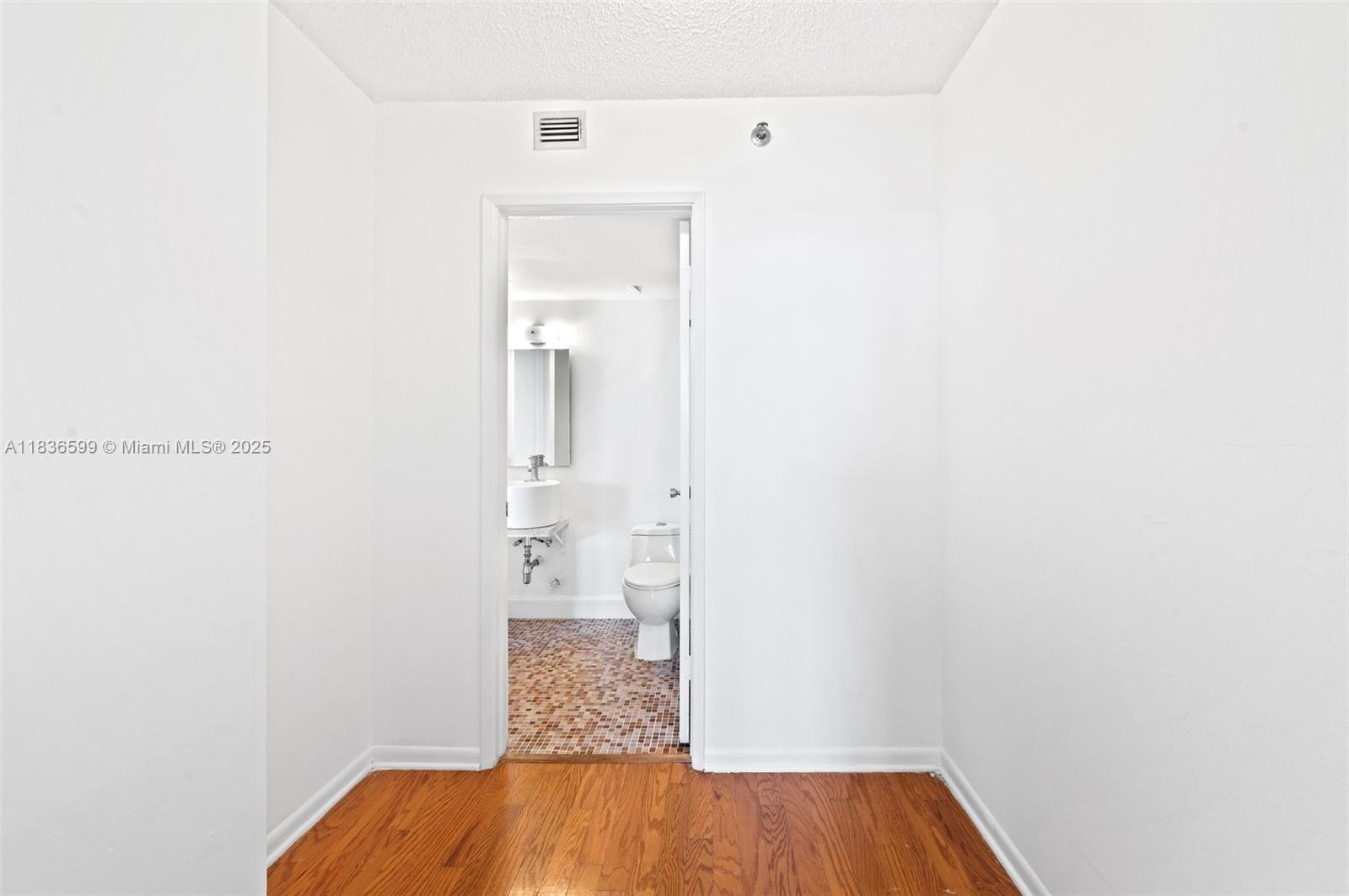 770 Claughton Island Dr #1915, Miami FL 33131