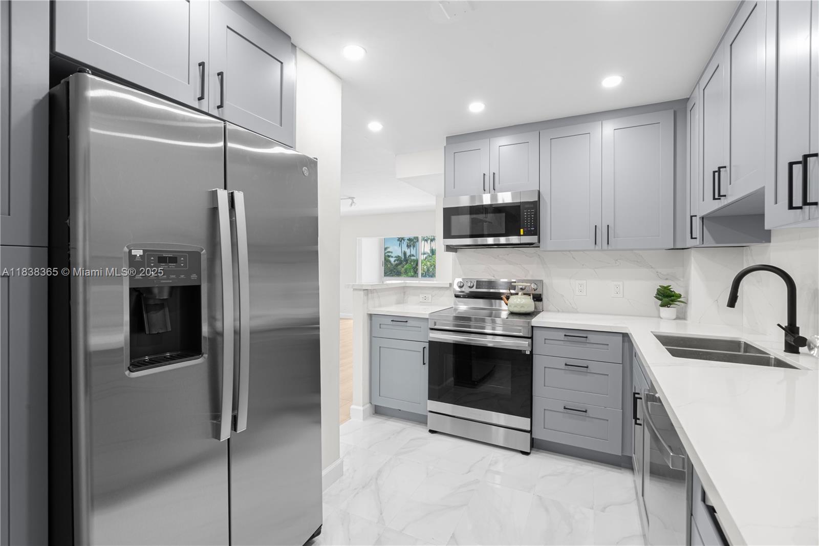 4400 Hillcrest Dr #314B, Hollywood, Florida image 11