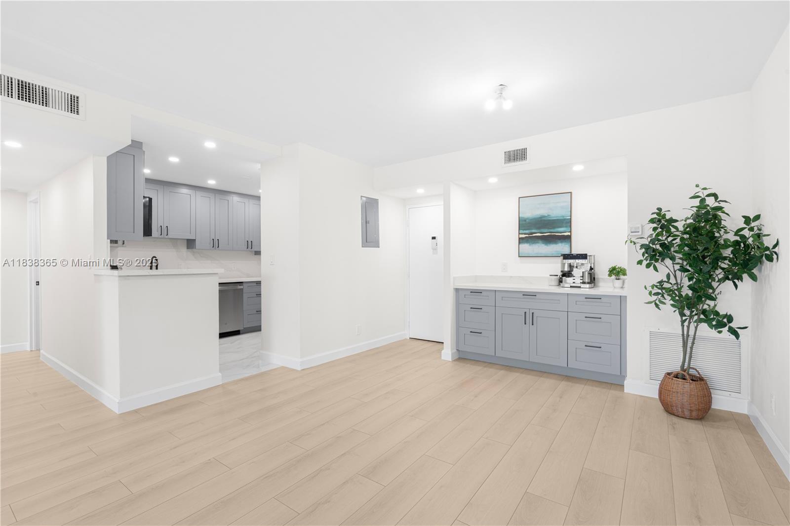 4400 Hillcrest Dr #314B, Hollywood, Florida image 7