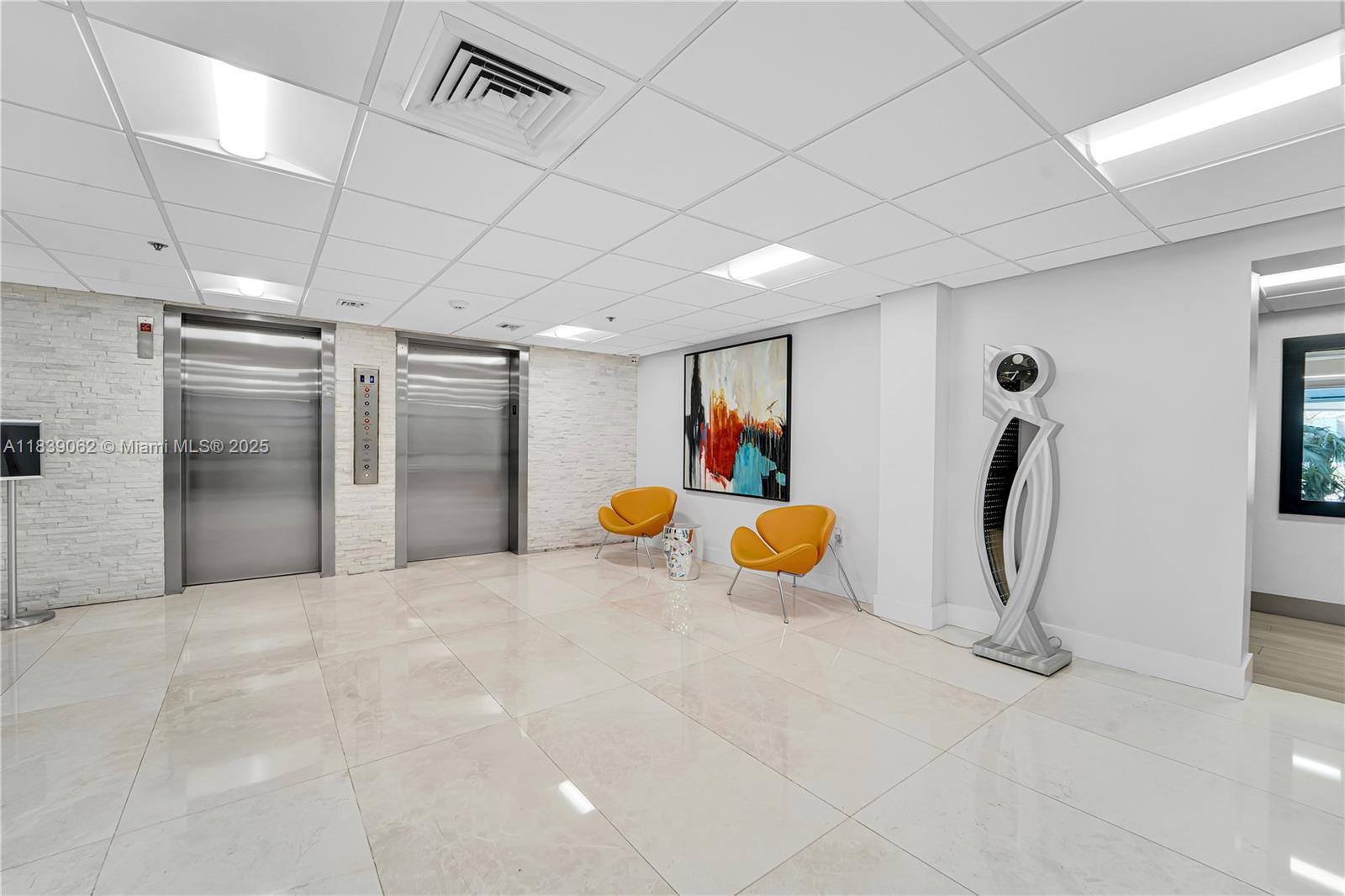 919 Hillcrest Dr #704, Hollywood, Florida image 2