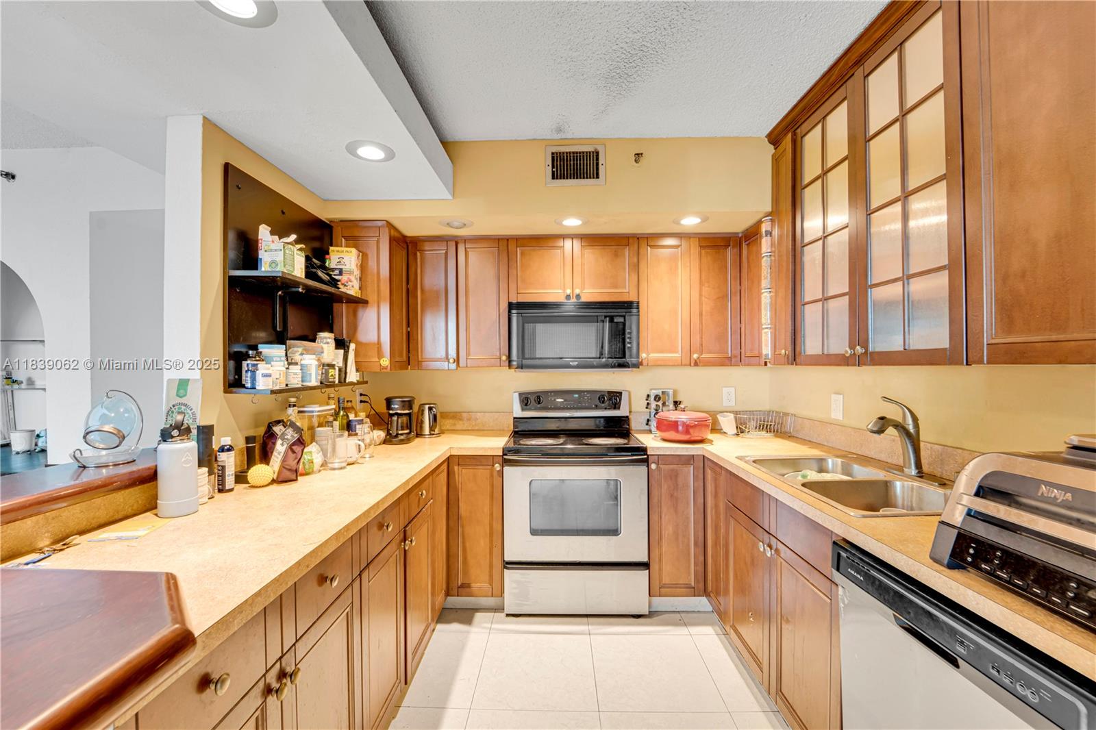 919 Hillcrest Dr #704, Hollywood, Florida image 6