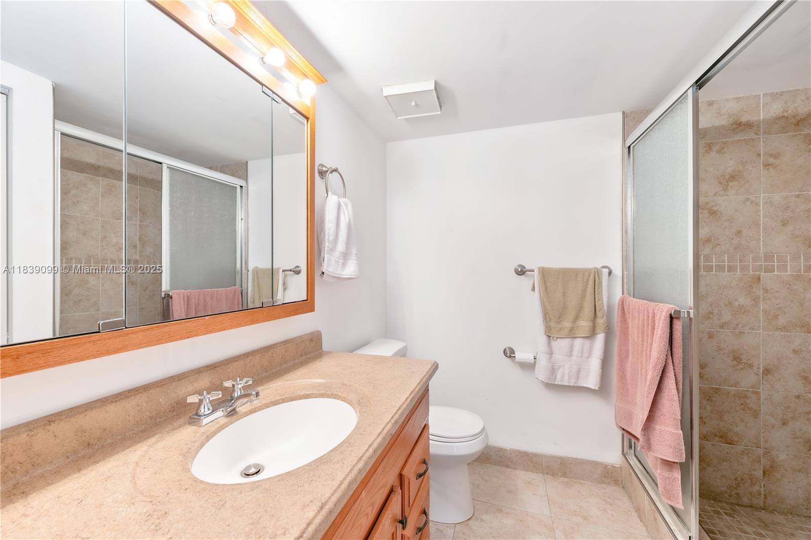 5560 Lakeside Dr #204, Margate, Florida image 12