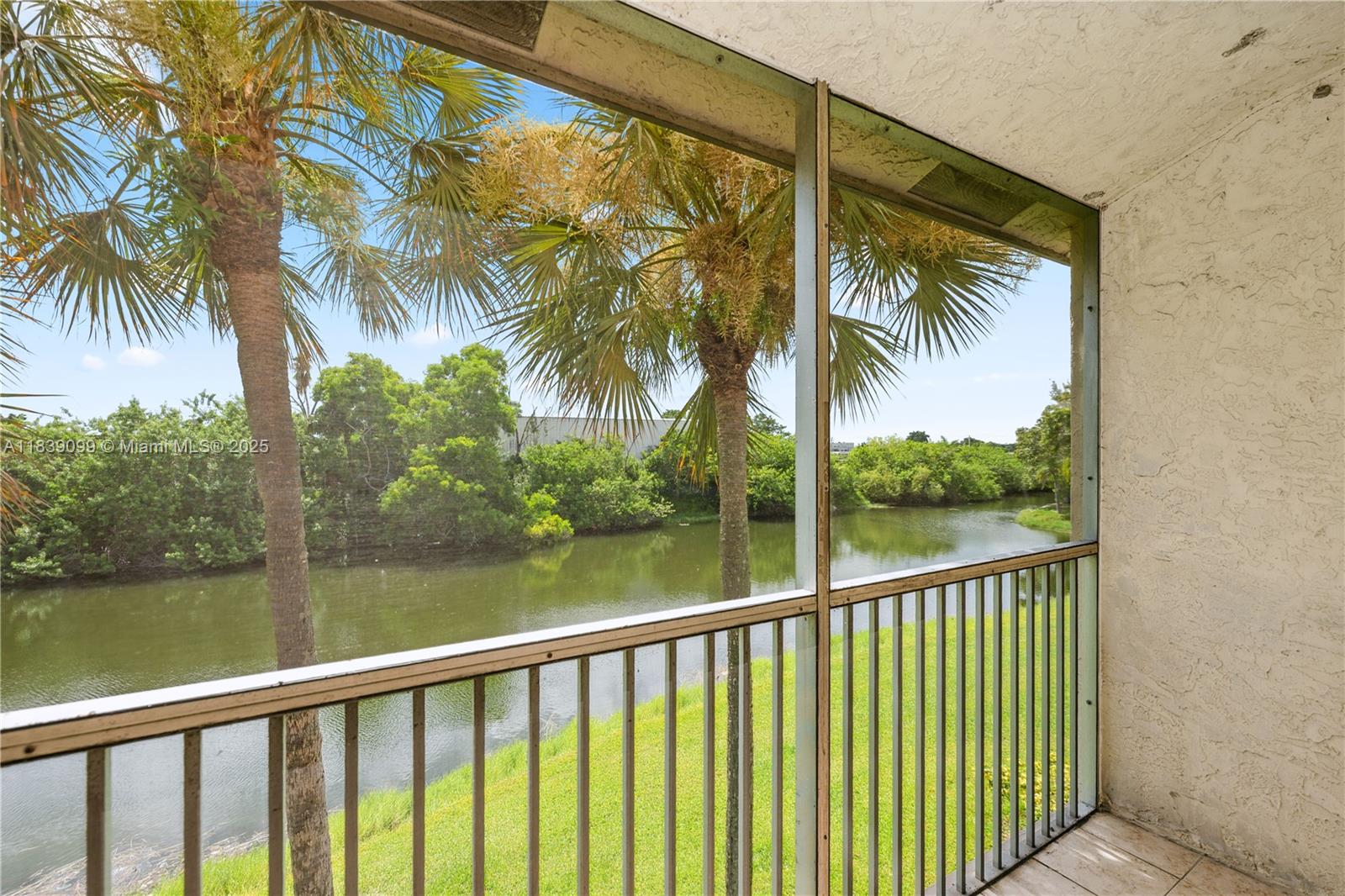 5560 Lakeside Dr #204, Margate, Florida image 14