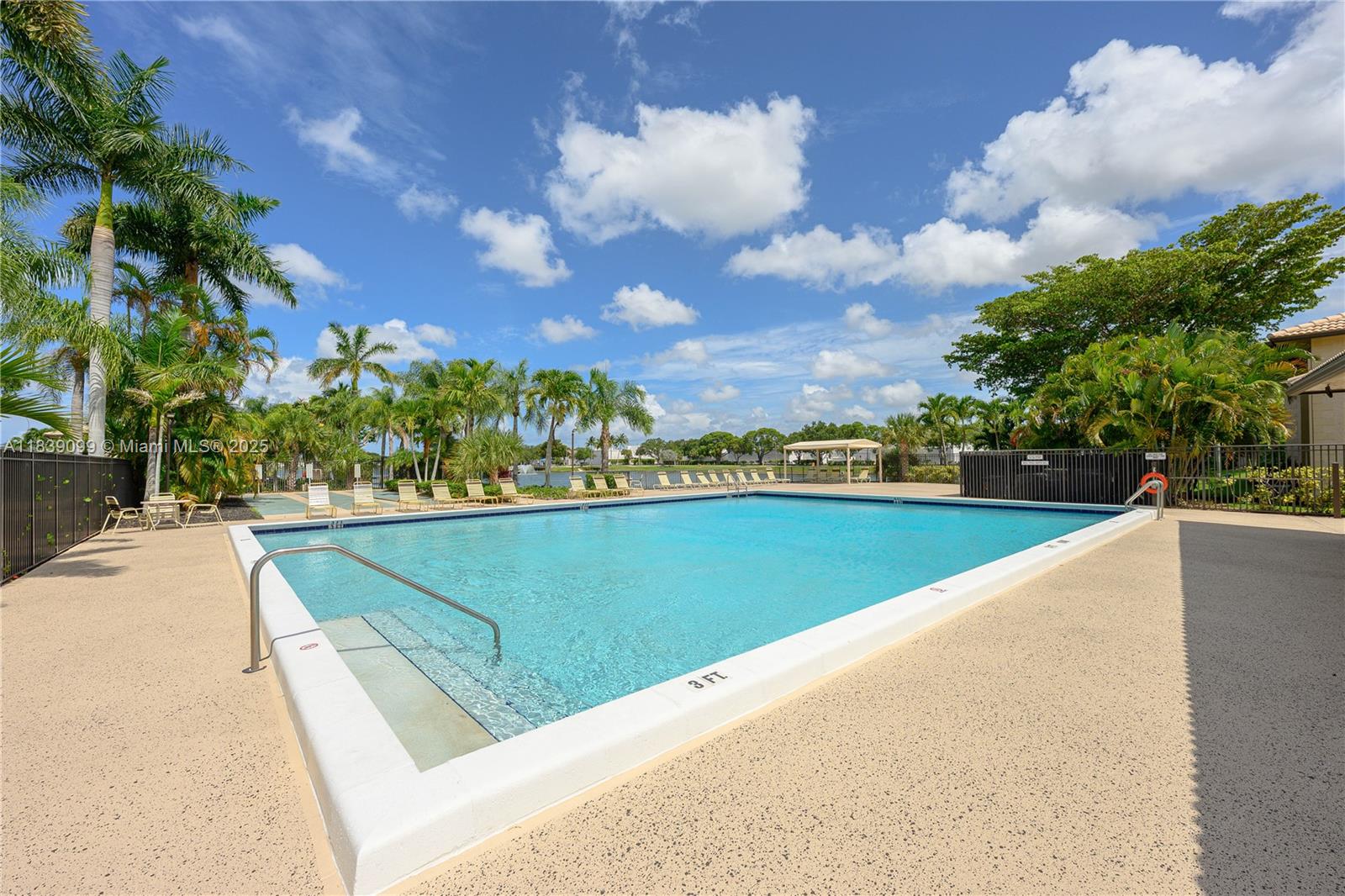 5560 Lakeside Dr #204, Margate, Florida image 15