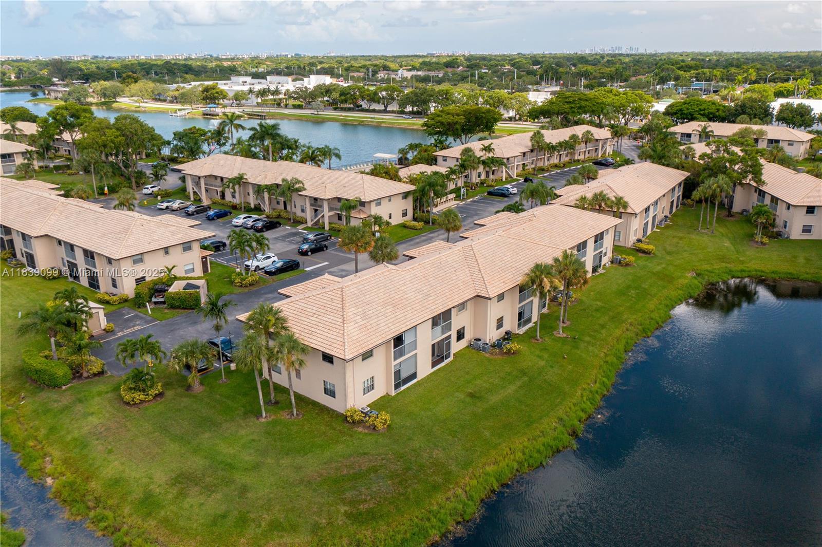 5560 Lakeside Dr #204, Margate, Florida image 21