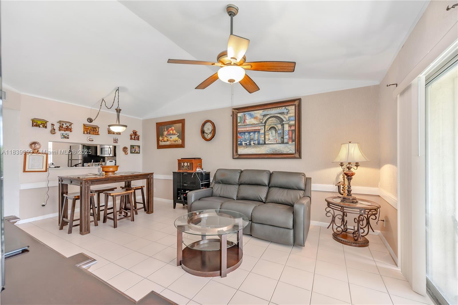 5560 Lakeside Dr #204, Margate, Florida image 7