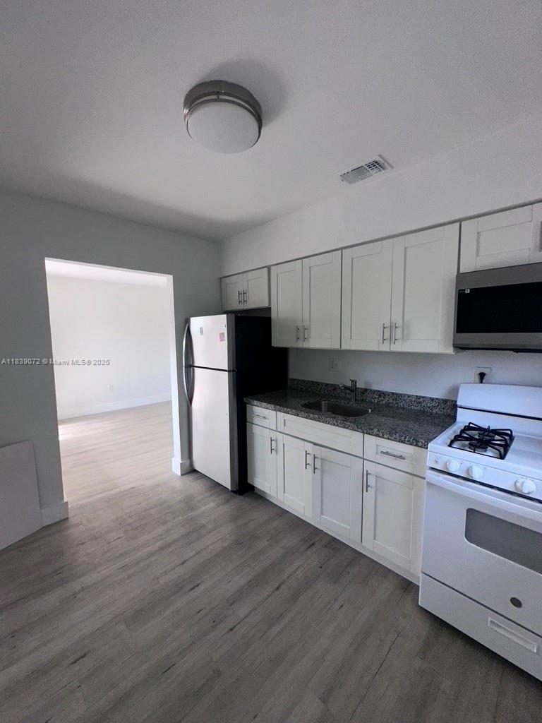 69 NW 35th St 3