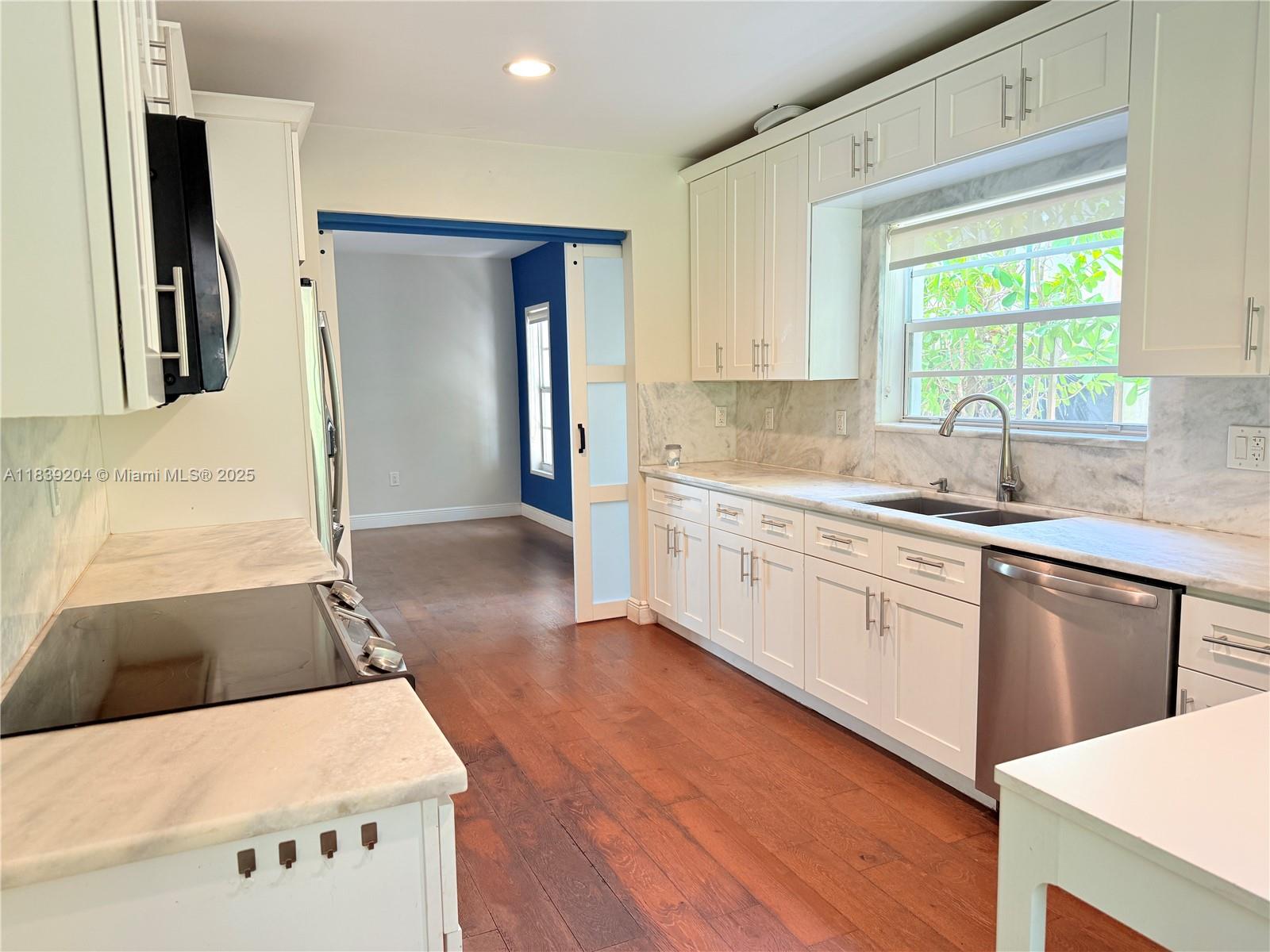 832 Wallace Street, Coral Gables, Florida image 7