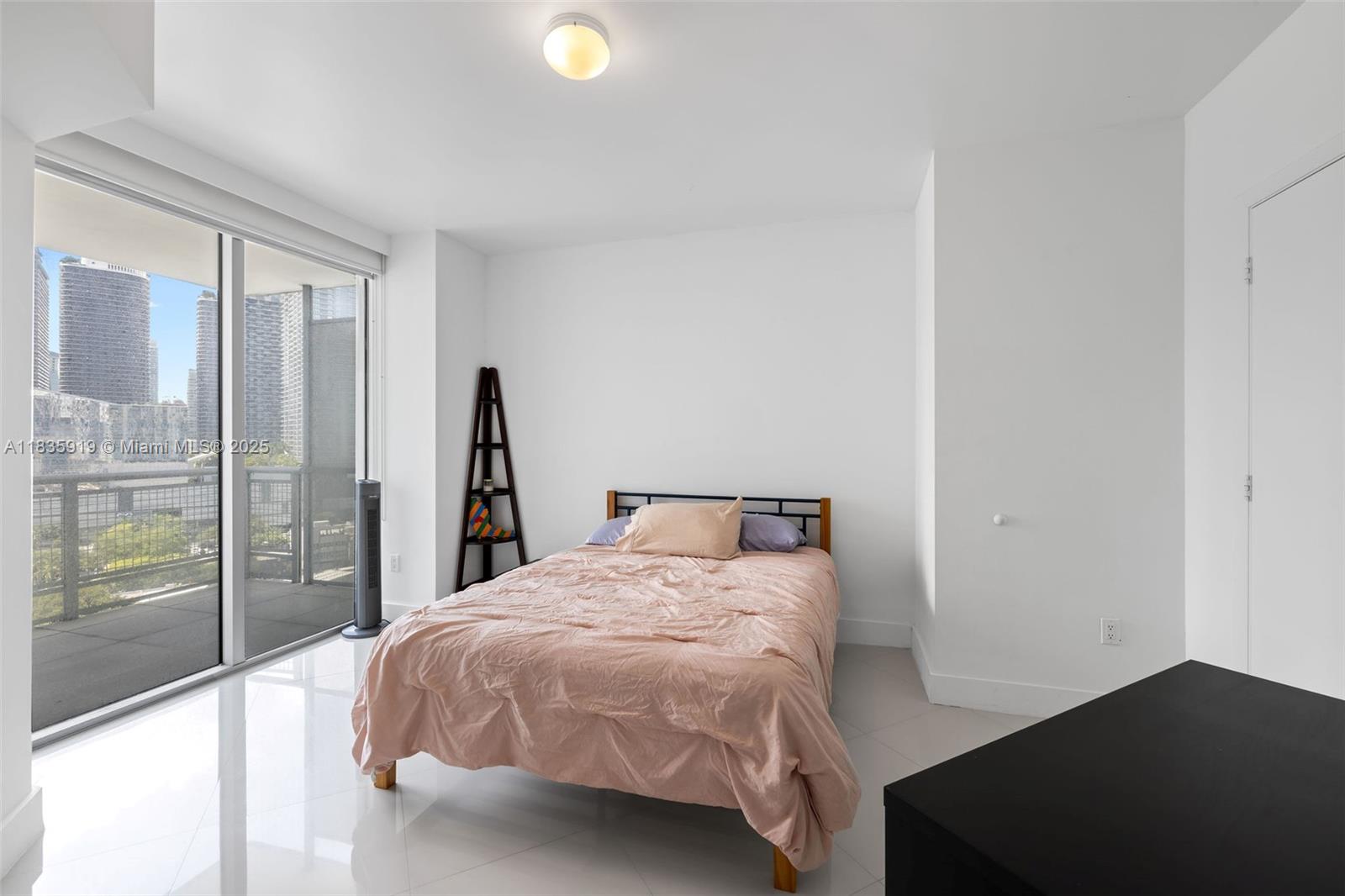 350 S Miami Ave #1804, Miami FL 33130