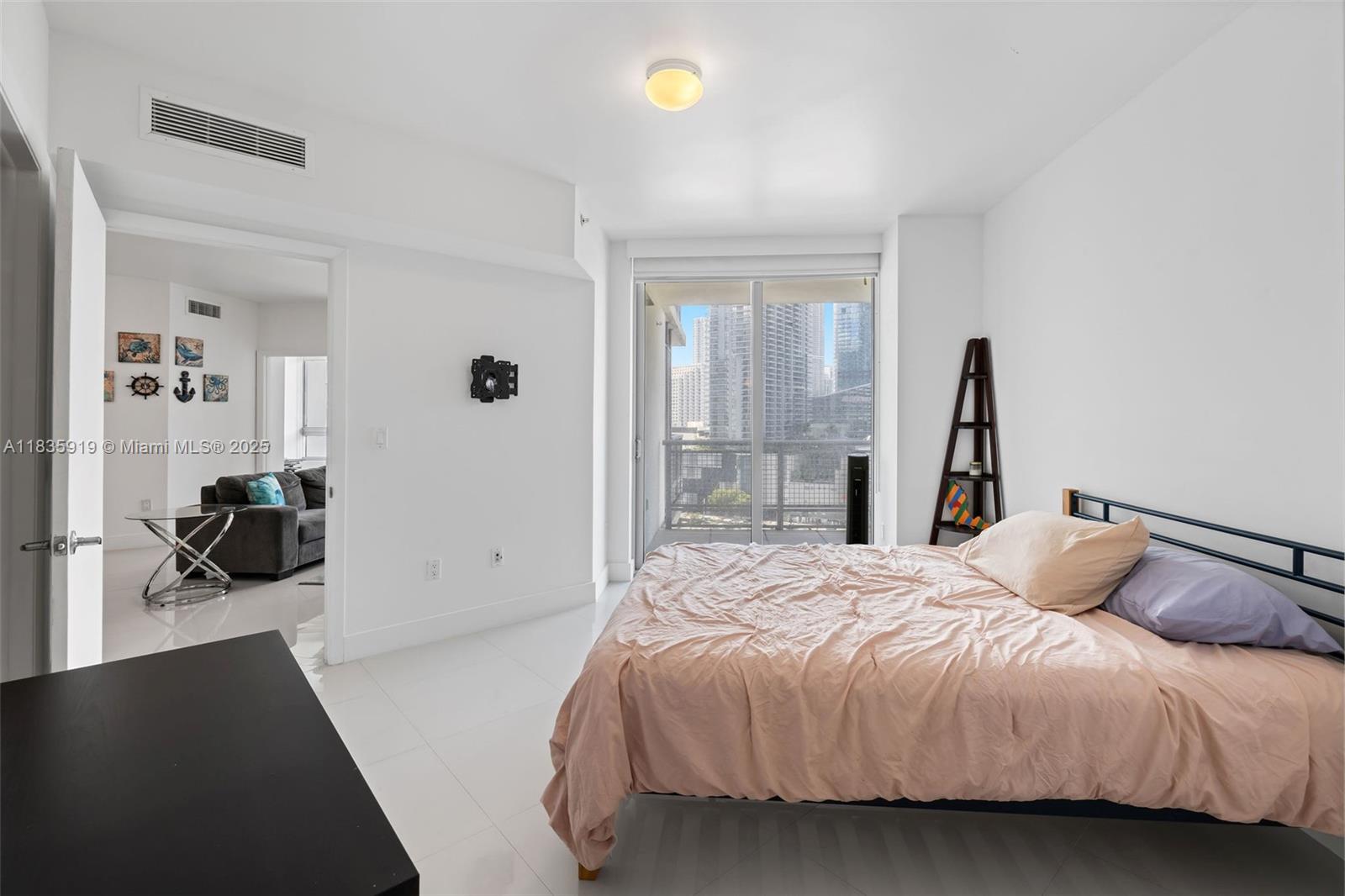 350 S Miami Ave #1804, Miami FL 33130