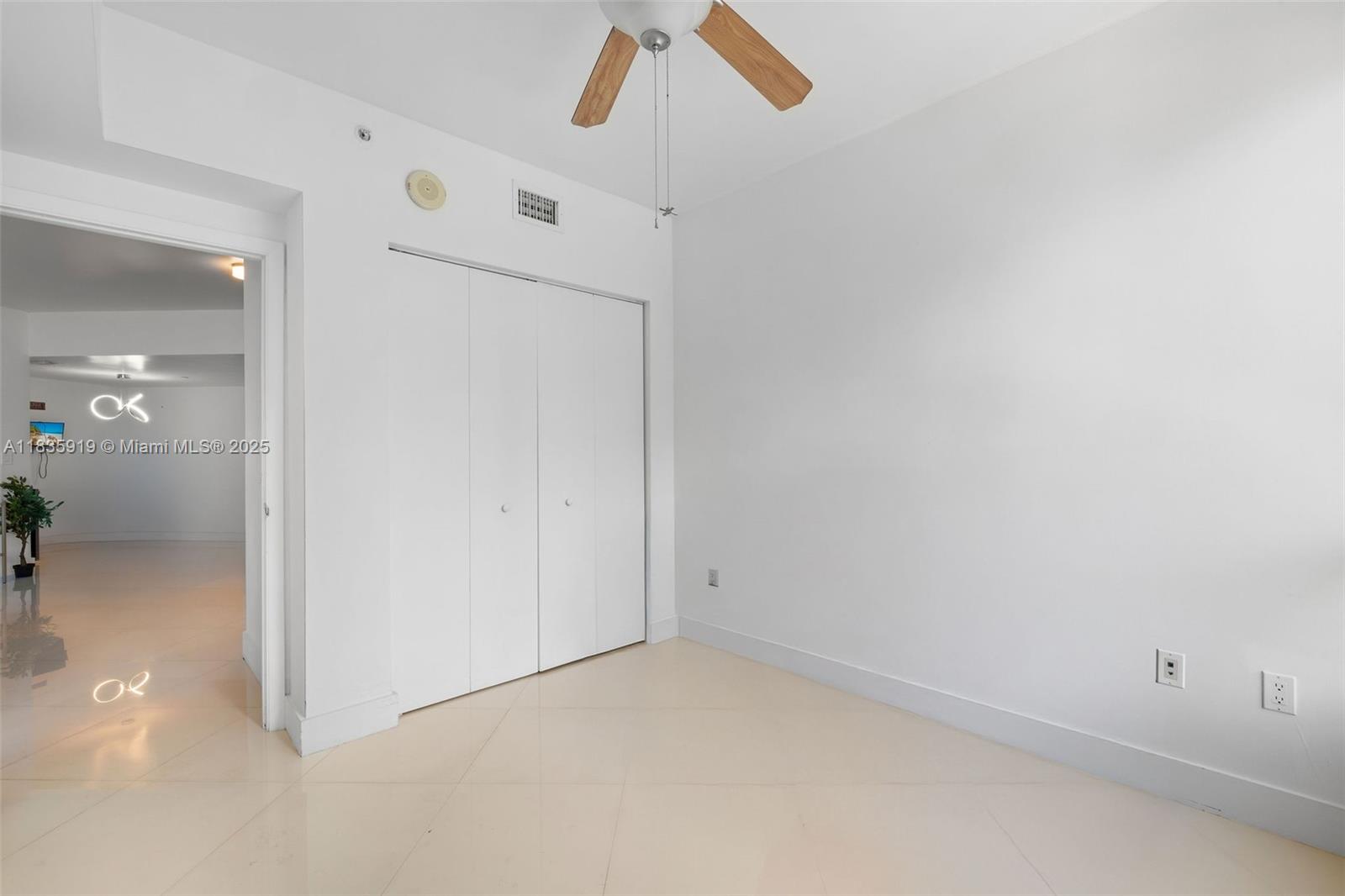 350 S Miami Ave #1804, Miami FL 33130
