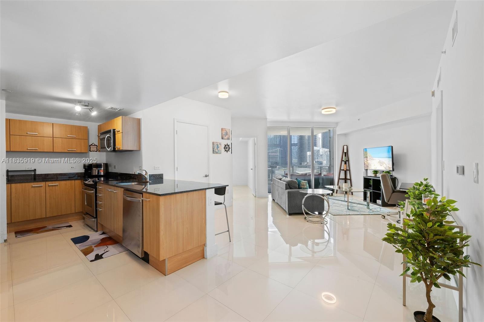 350 S Miami Ave #1804, Miami FL 33130