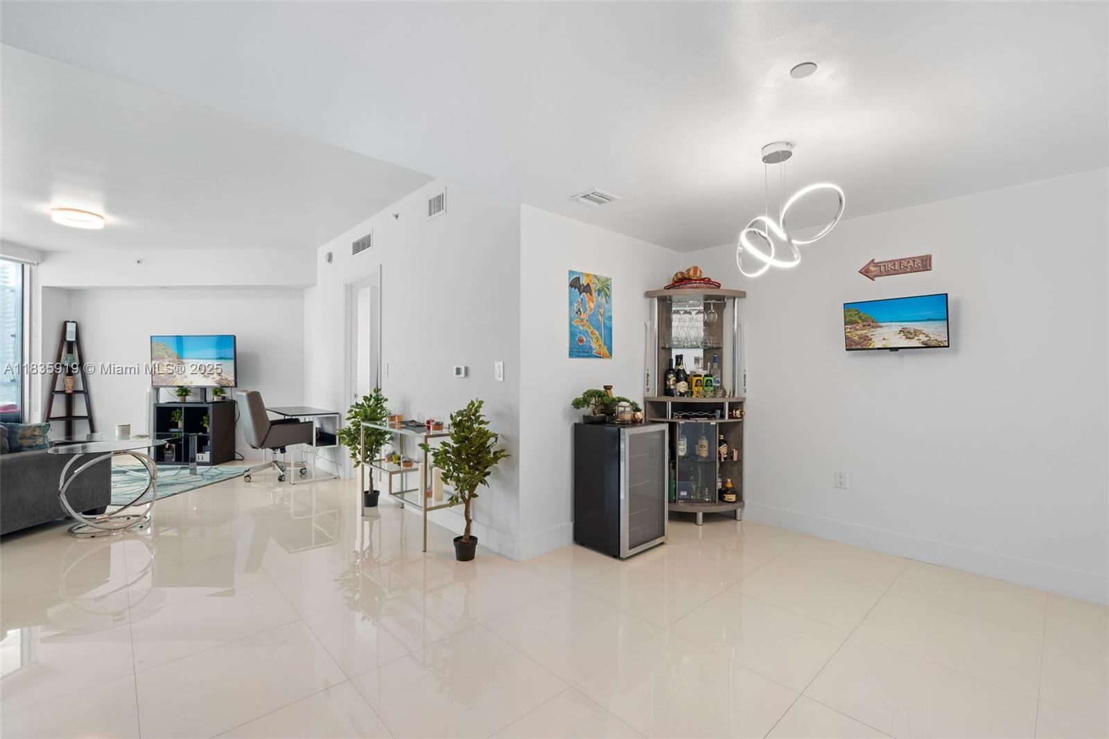 350 S Miami Ave #1804, Miami FL 33130
