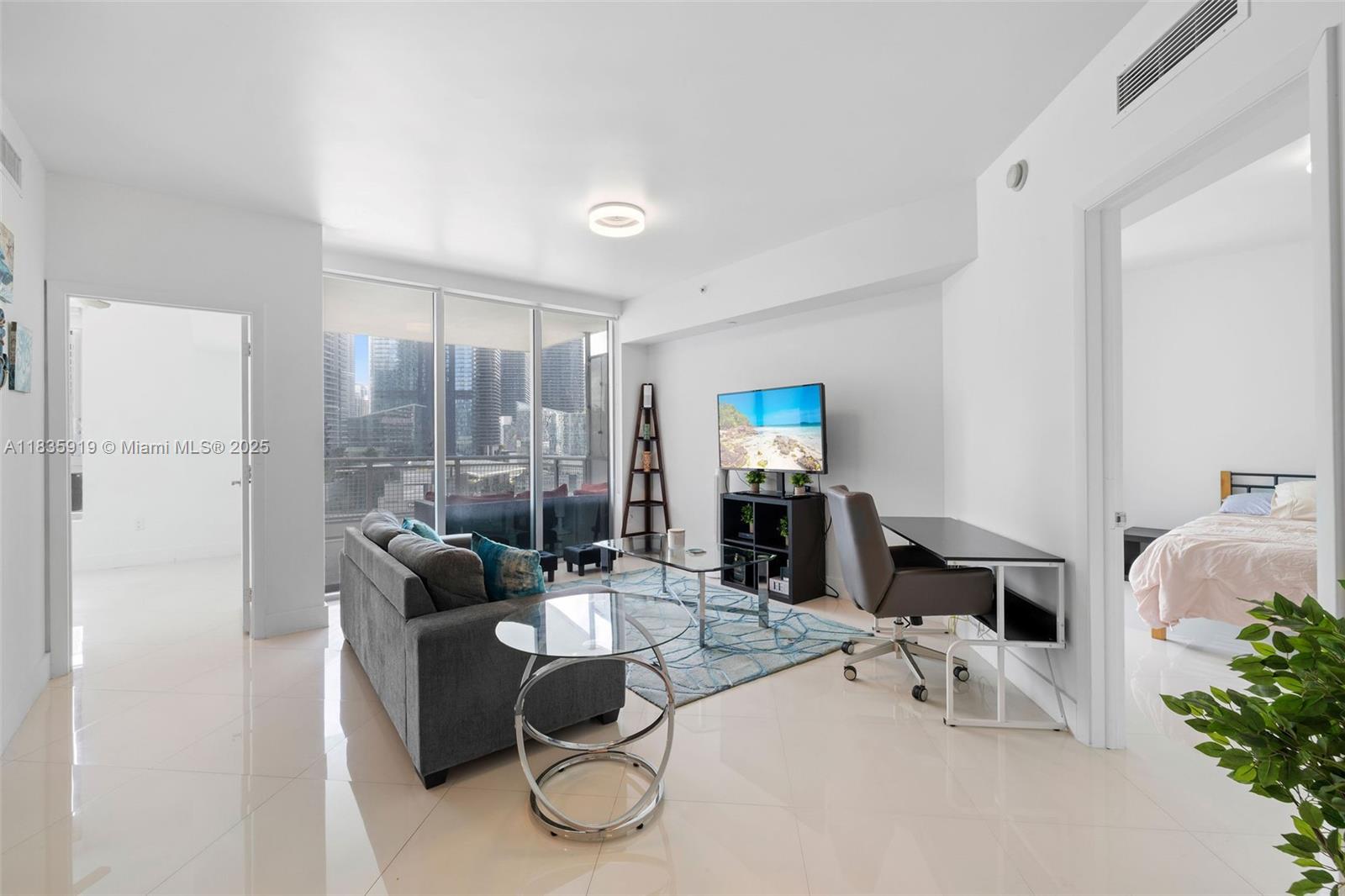 350 S Miami Ave #1804, Miami FL 33130