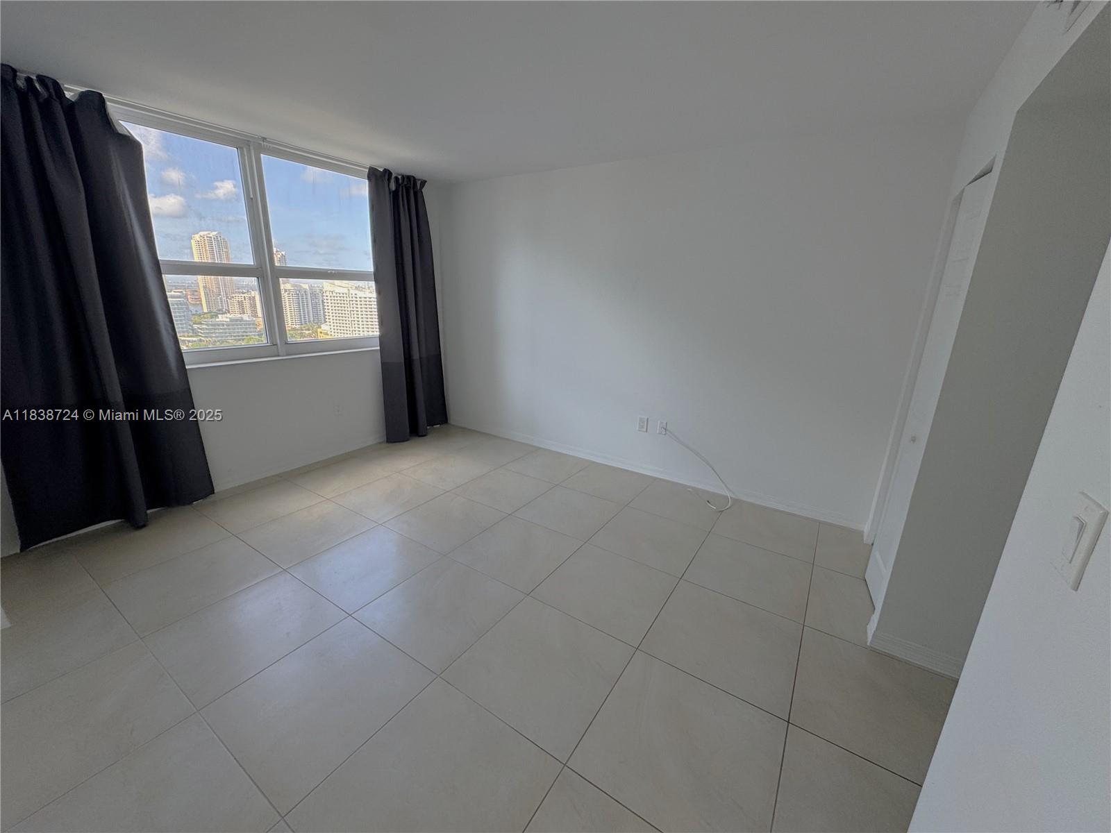 1155 Brickell Bay Dr #2508, Miami FL 33131