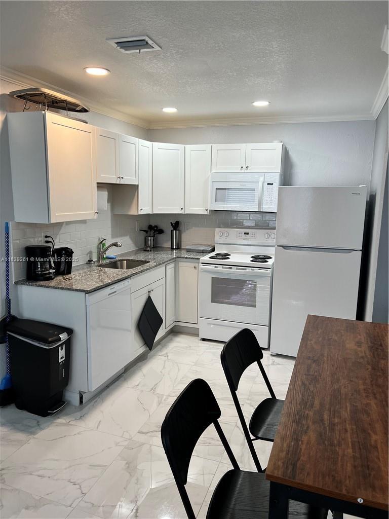 2240 Simms St, Hollywood, Florida image 4