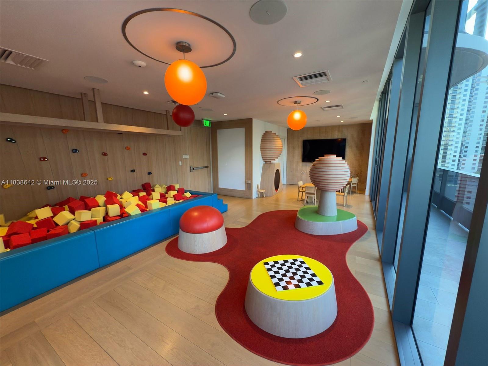 1000 Brickell Plz #4314, Miami FL 33131