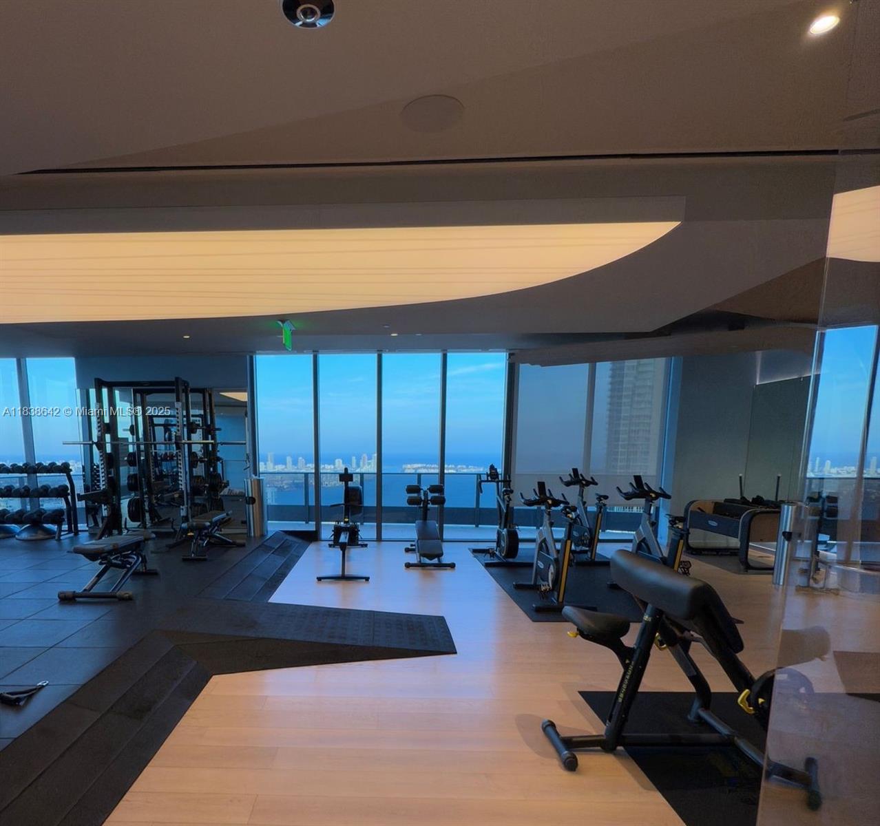 1000 Brickell Plz #4314, Miami FL 33131