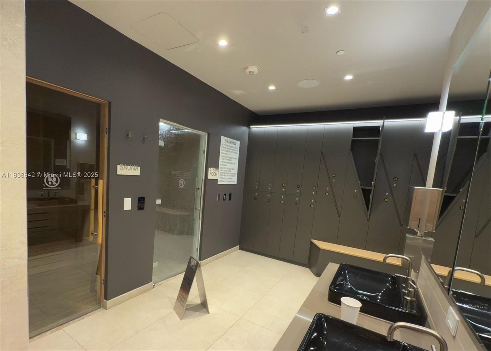 1000 Brickell Plz #4314, Miami FL 33131