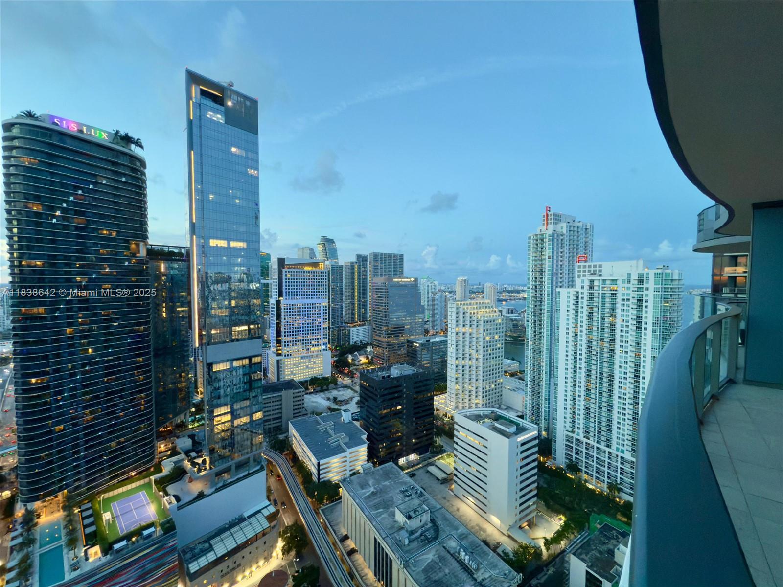 1000 Brickell Plz #4314, Miami FL 33131