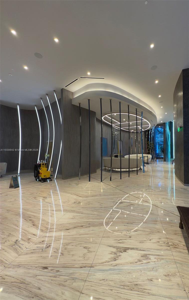 1000 Brickell Plz #4314, Miami FL 33131
