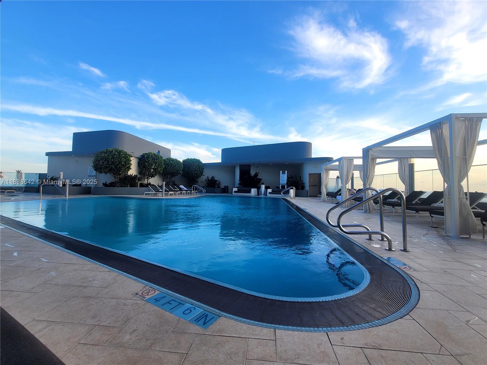 1000 Brickell Plz #4314, Miami FL 33131