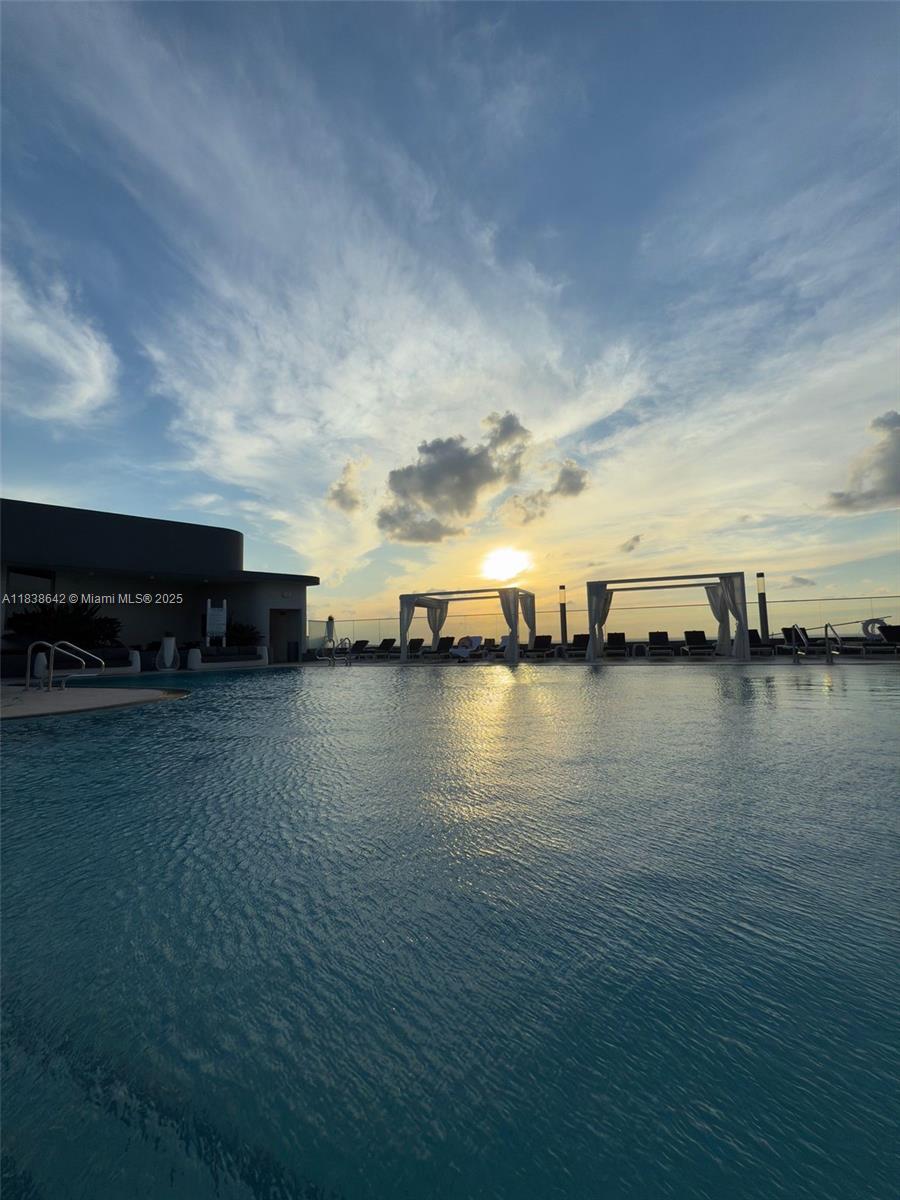 1000 Brickell Plz #4314, Miami FL 33131