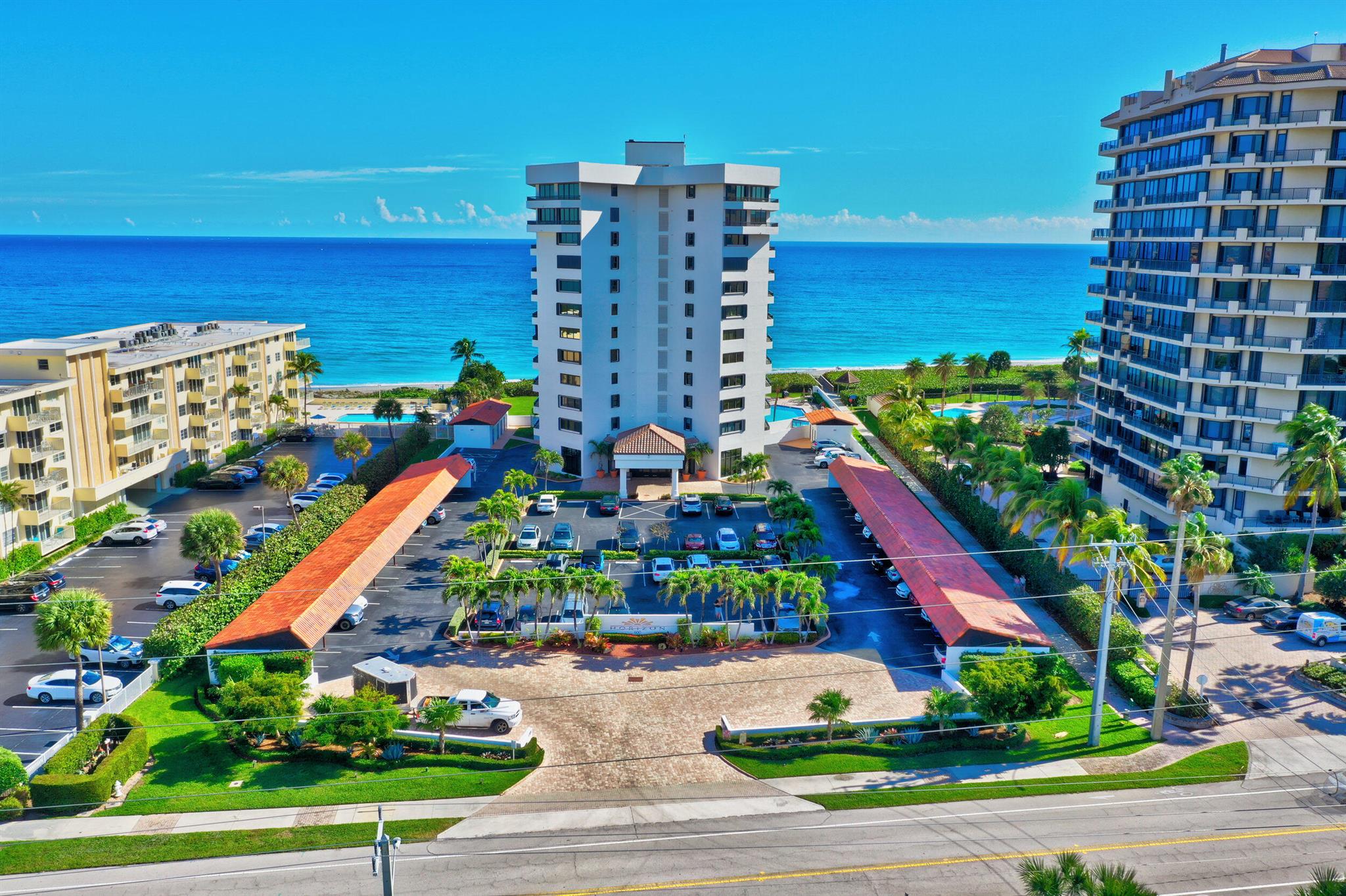 Image to showcase the property located at 600 Ocean Drive 10c