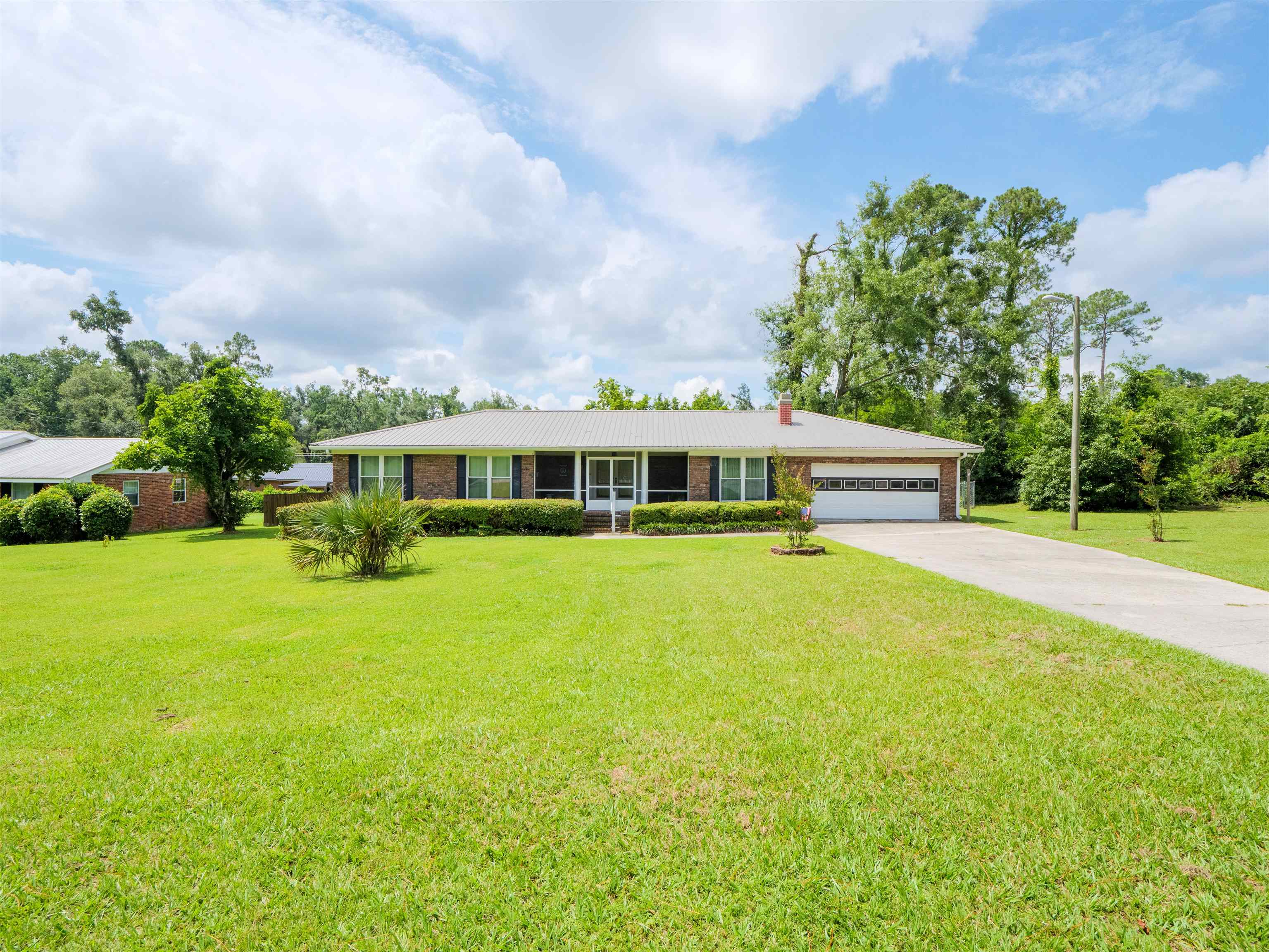 405 NW Whispering Pines Loop, Madison, Florida image 1