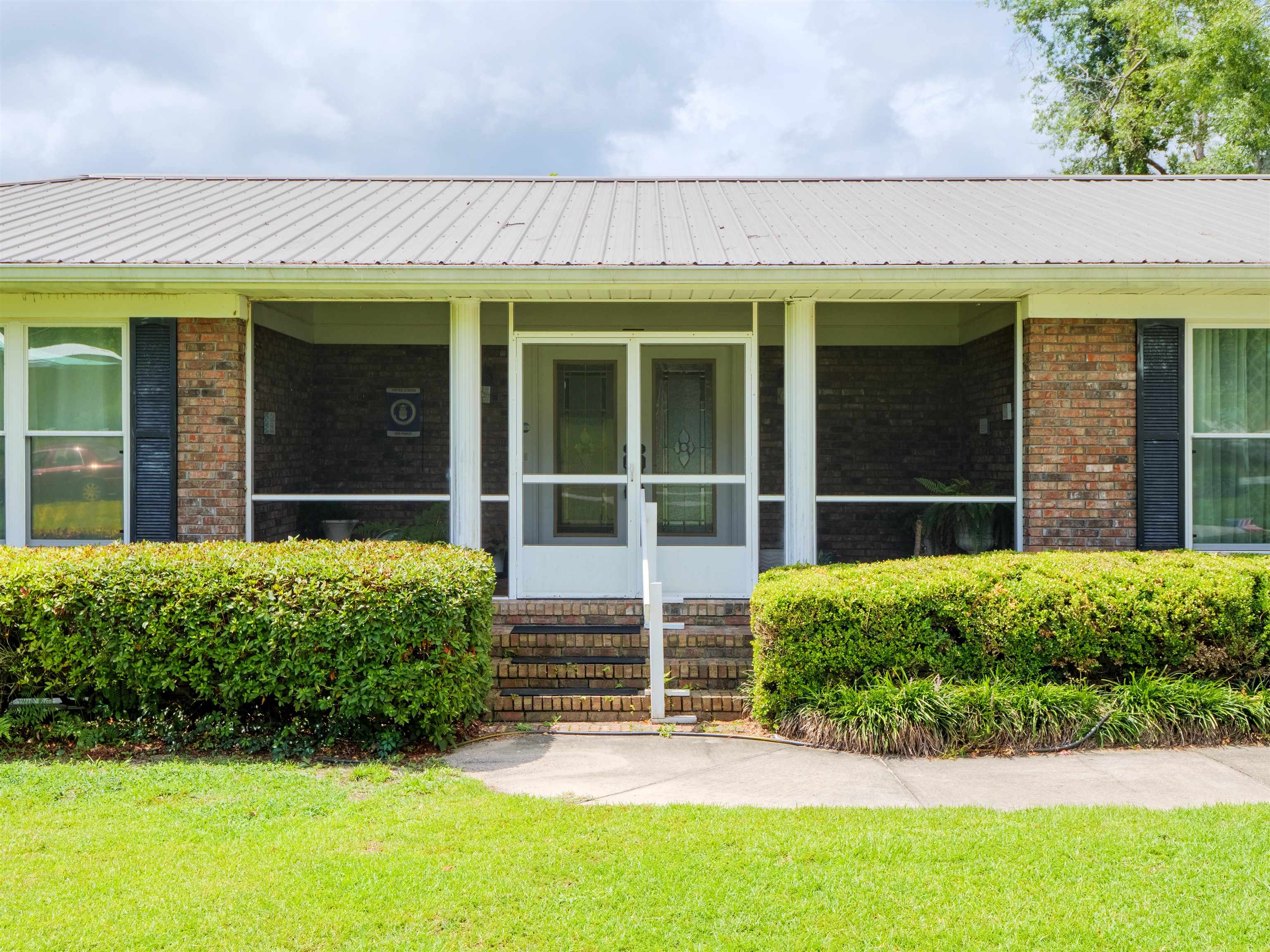 405 NW Whispering Pines Loop, Madison, Florida image 2